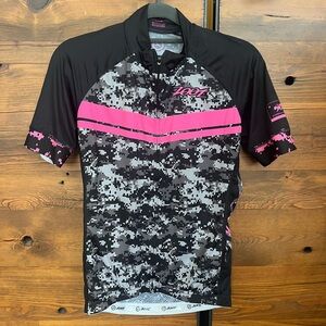 Zoot Cycling Jersey - Camo / High Viz Pink / Women Size S